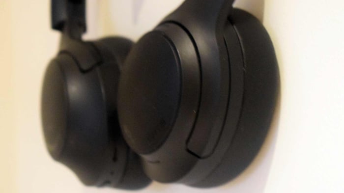 Soundpeats Cove Pro headphones: budget-friendly model