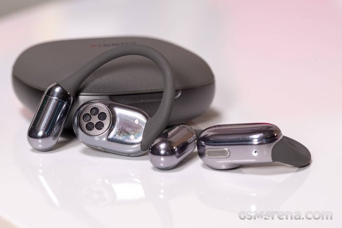 Close-up of Xiaomi OpenWear Stereo Pro design