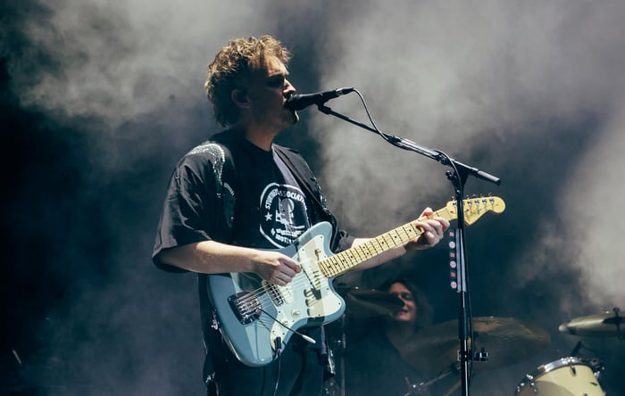 Sam Fender performing at Reading 2023, photo by Andy Ford