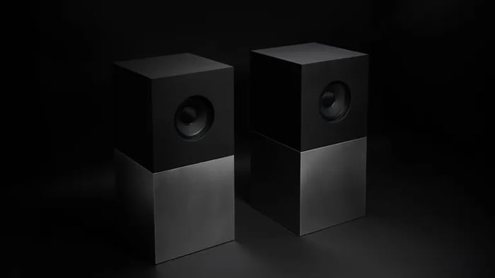 Close-up of the Nocs Braque speaker detailing