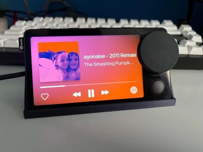 Spotify Car Thing updated with Nocturne app