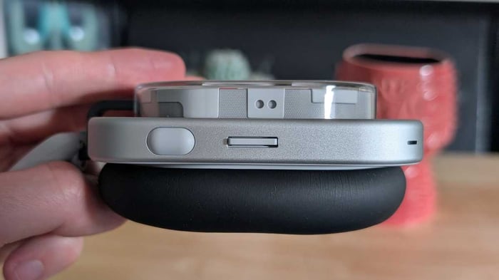 Comfortable Ear Cushions on Nothing Headphone (1)
