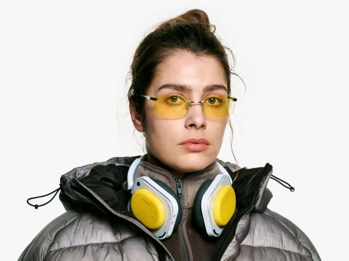 Nothing Headphone (a) showing white and pink color options