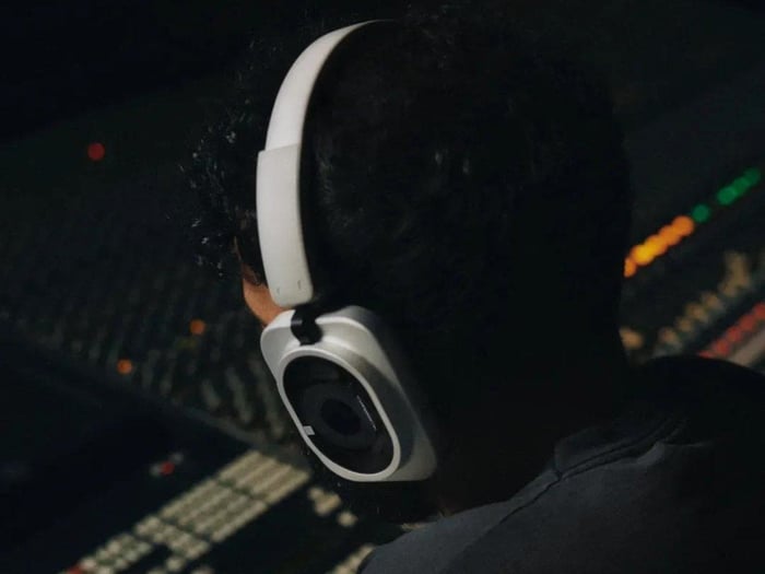 Transparent glass panel on the Nothing Headphones (1) Pro designed for replacement and repair