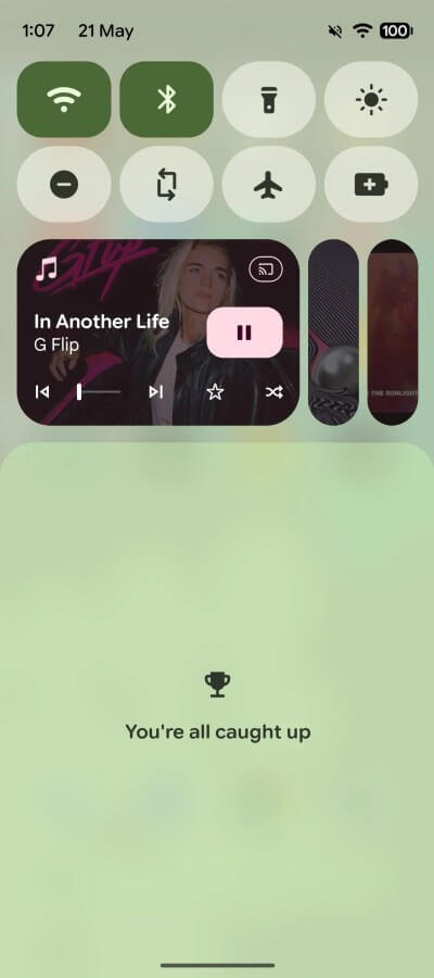 Smaller playback buttons on the compacted player panel