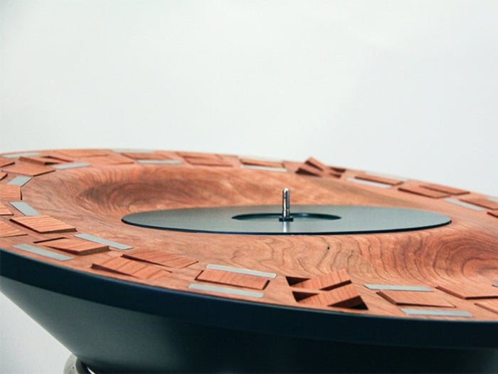 Orbit kinetic turntable blending design and nostalgia