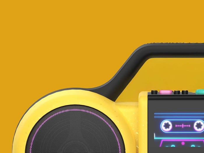 Another angle of the Ringo Duo headphones emphasizing their nostalgic design