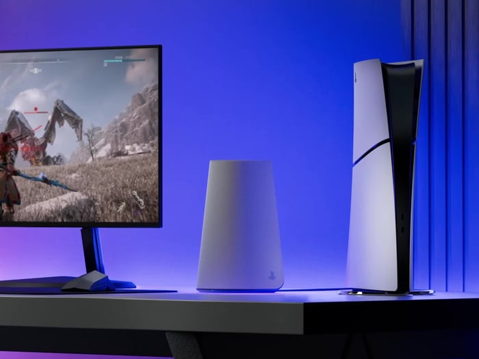 Pulse Elevate speakers elegantly flanking a PS5 console