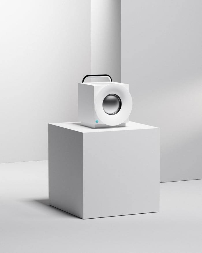 Larger floor-standing Porty Play speaker complementing the tabletop version