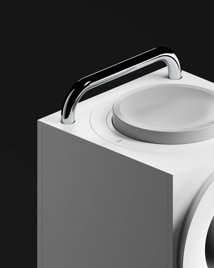 Porty Play’s intuitive rotary volume dial and chrome handle