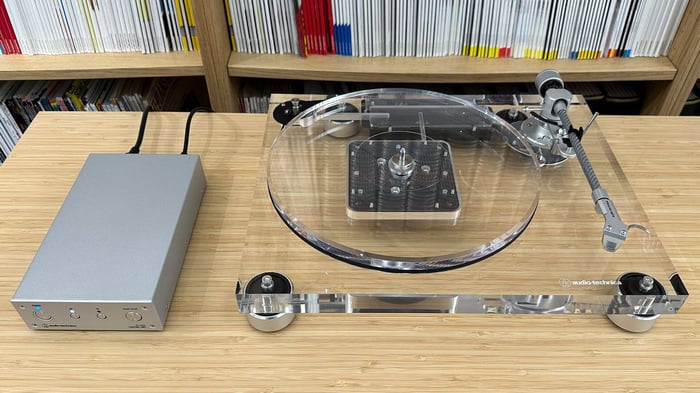 Elegant and transparent Audio-Technica AT-LPA2 turntable design
