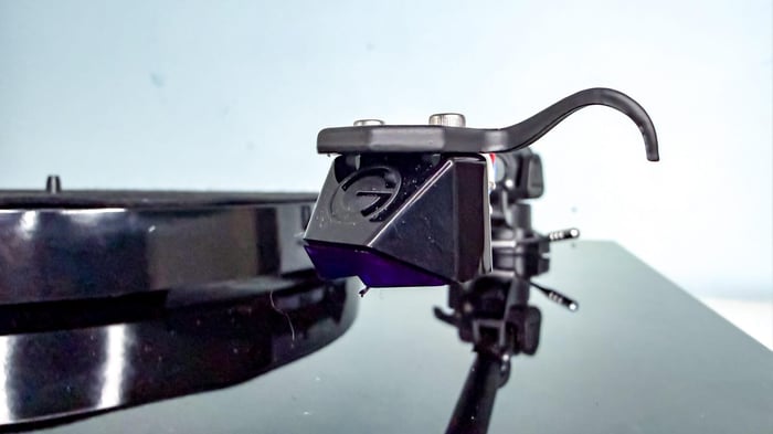 Stylish Goldring GR3 Turntable