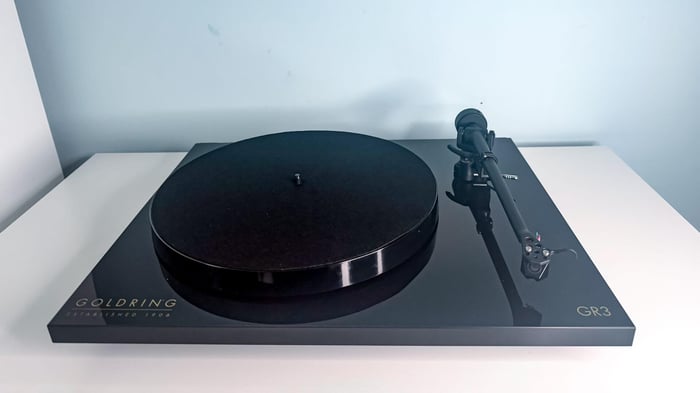 Goldring GR3 - the elegant turntable for vinyl lovers