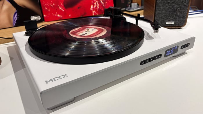 Mixx Analog+ sleek design and sturdy build