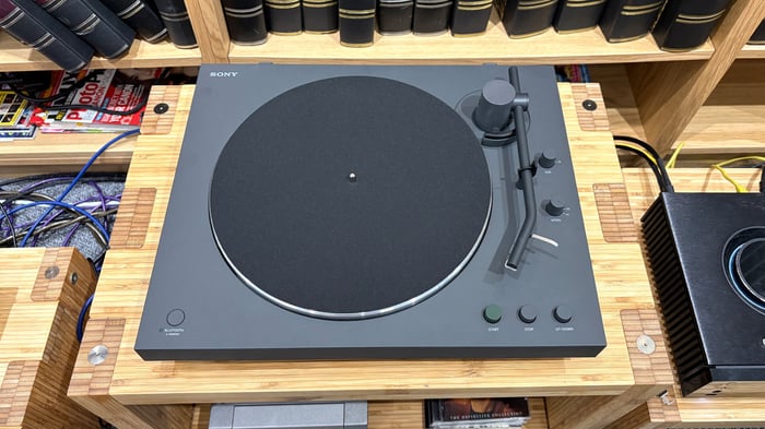 Sony PS-LX3BT vinyl turntable in classic simple design