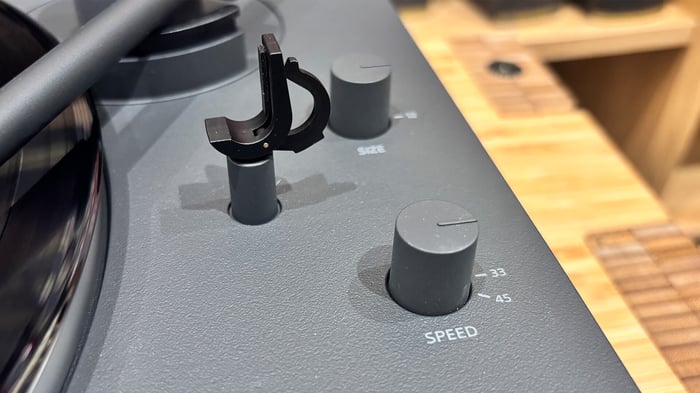 Sony PS-LX3BT with speed and size selectors