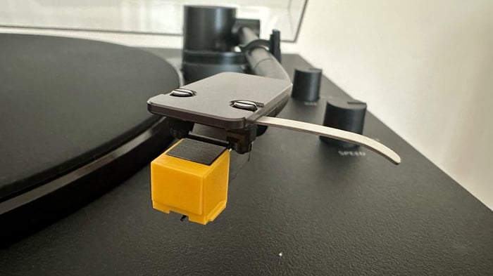 An appealing mix of tech and classic design for vinyl lovers