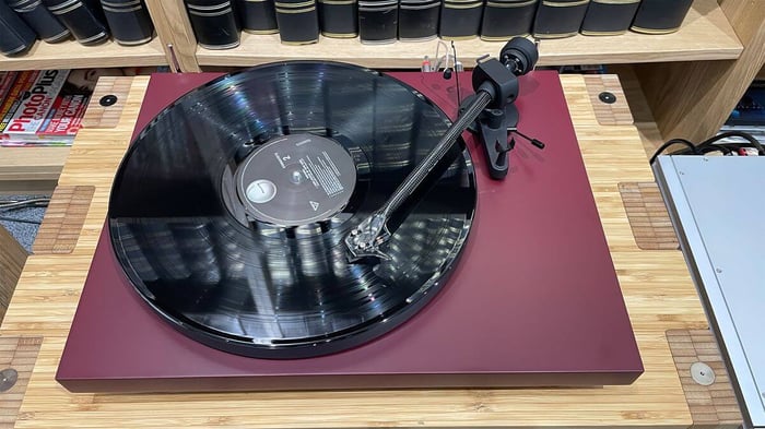 Pro-Ject Debut Evo 2 vinyl player