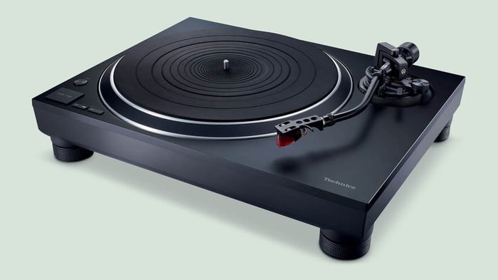 Technics SL-1500C vinyl player