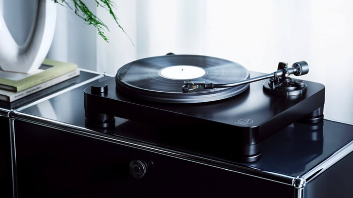 Choosing vinyl player