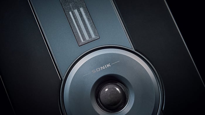 Hybrid tweeter design is rare in this class and elevates Sonik's sound profile.