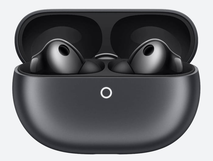 FreeBuds Pro 5 lifestyle shots and in-ear fit