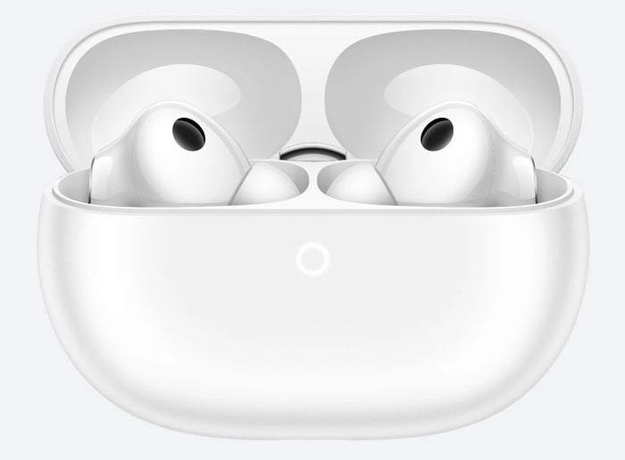 FreeBuds Pro 5 in case and charging