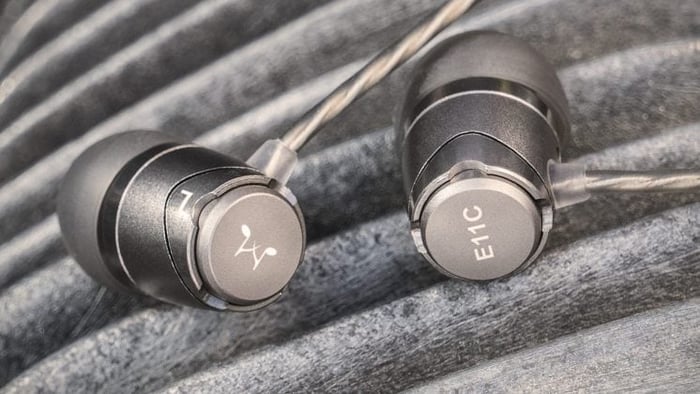SoundMagic E11C