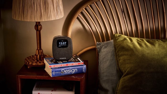 Side view of Roberts Ortus 5 bedside radio