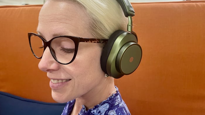 Brain monitoring sensors on Neurable headphones