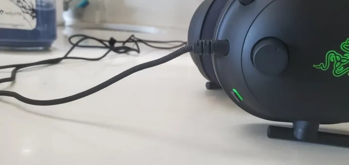 Green highlights give a nod to Razer’s signature style without overwhelming the sleek black design.