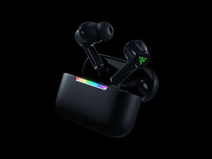 Razer Hammerhead V3 HyperSpeed earbuds showcasing premium craftsmanship