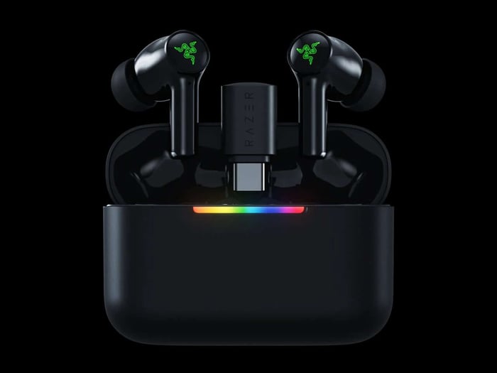 Razer Hammerhead V3 HyperSpeed earbuds modern design