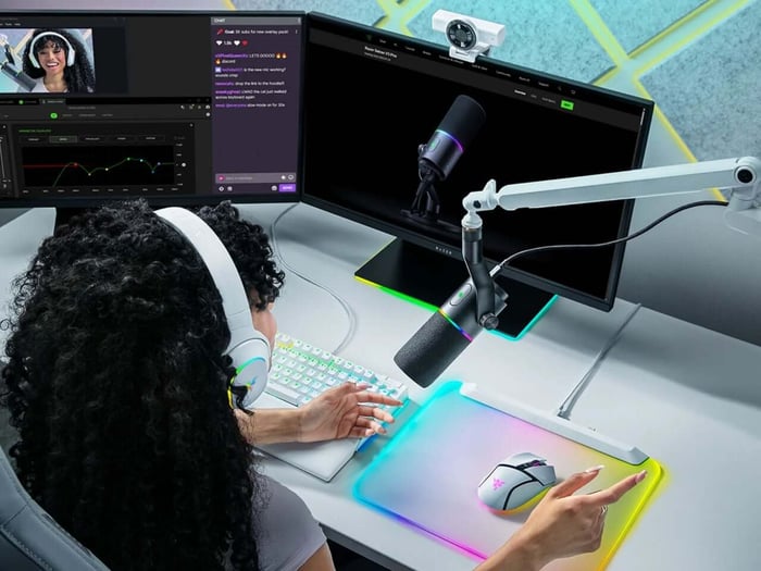 Razer Seiren V3 Pro microphone with pop filter and shock mount