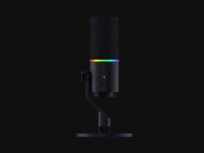 Front panel of Razer Seiren V3 Pro microphone