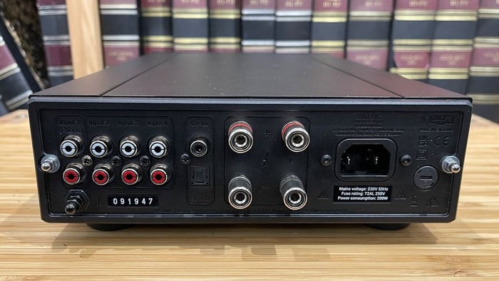 Rega Brio Mk7 vs Arcam A5