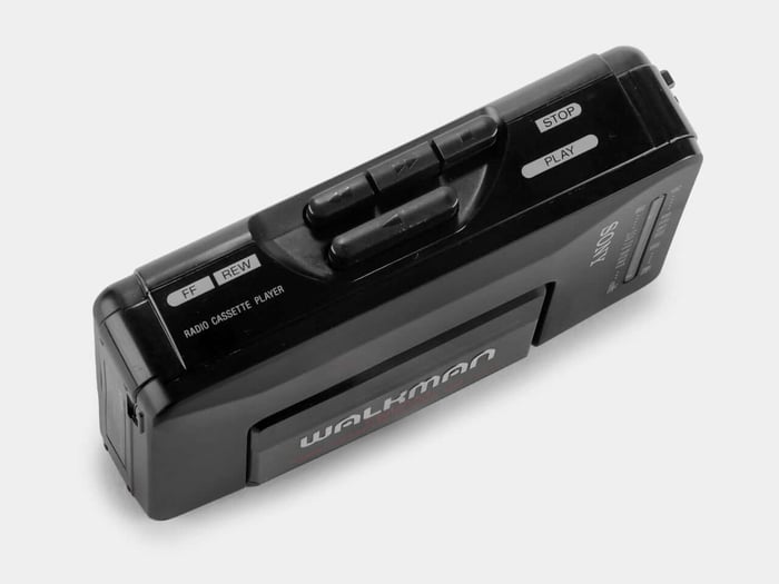 Retrospekt Sony Walkman WM-F2015 front