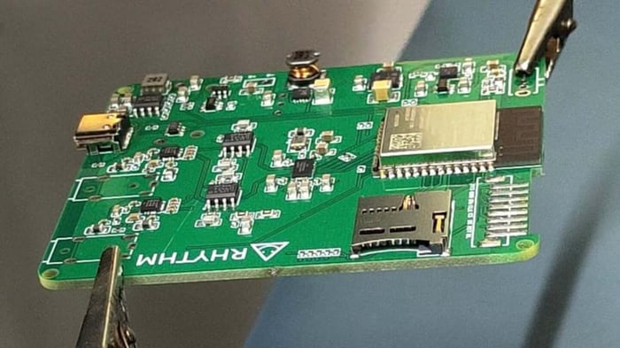 RHYTHM music player circuit layout designed to isolate digital and analog audio sections
