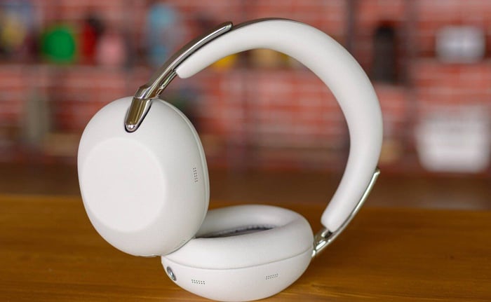 Sony 1000X The Collexion design detail