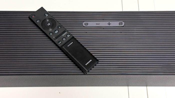 Bring the cinema home effortlessly with the HW-Q990H.