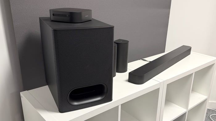 Minimalist yet sturdy design of the Bravia Theatre System 6
