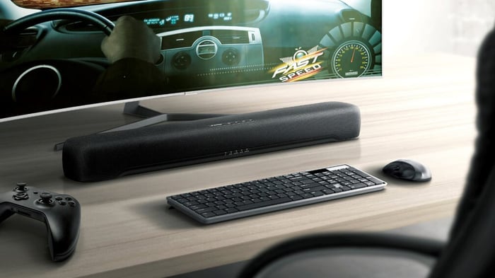 Compact and versatile Yamaha SR-C20A soundbar