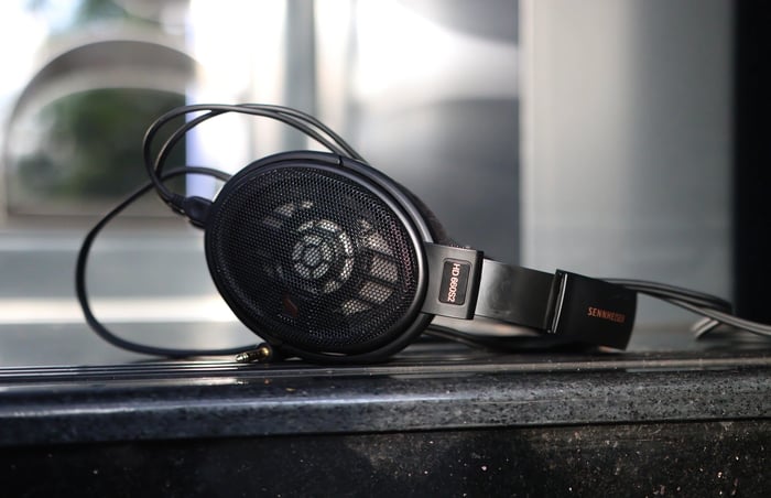 Sennheiser HD 660S2 vs iBasso SR3