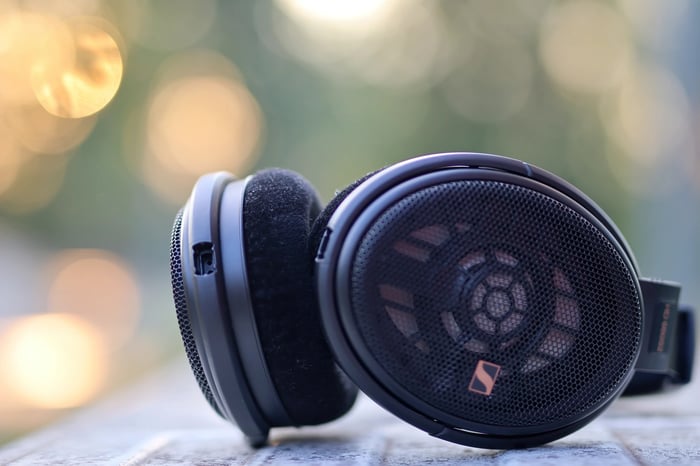 Sennheiser HD 660S2 vs SIVGA SV023