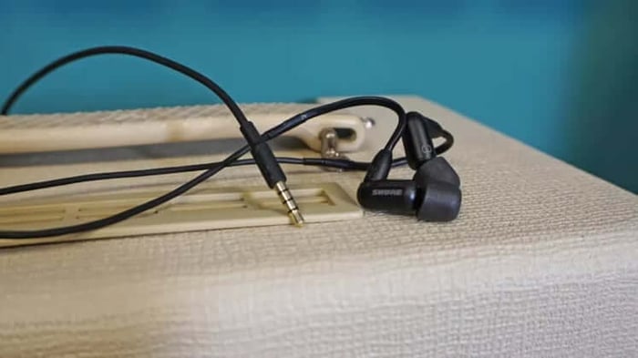 Shure AONIC 3 packaging