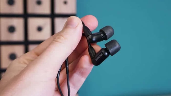 Shure AONIC 3 noise-isolating headphones