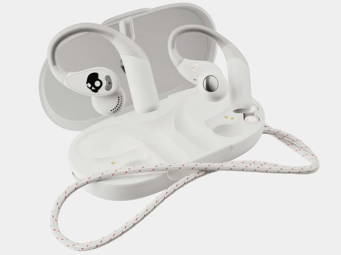 Flexible neckband that adapts to movement