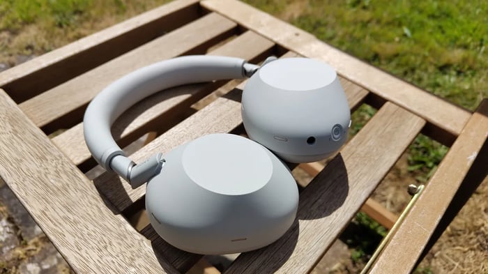 Sony WH-1000XM6 vs AirPods Max