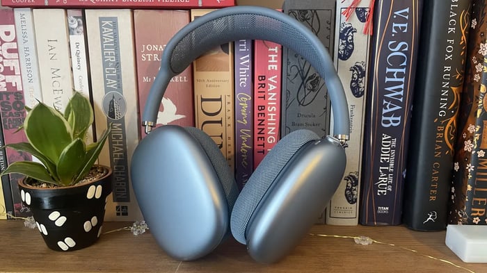 Sony WH-1000XM6 vs AirPods Max
