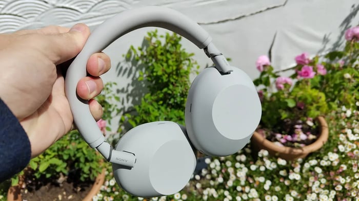 Sony WH-1000XM6 vs AirPods Max